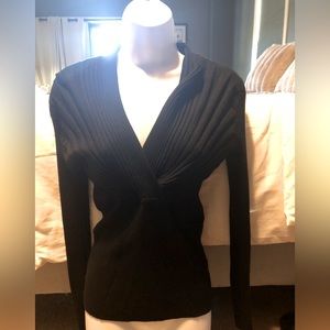 I.N.C Womens Ribbed V Neck. Size Large.  BNWOT